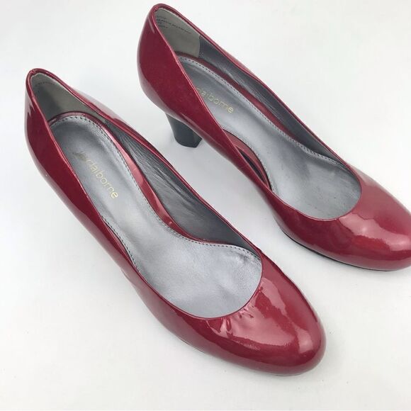Liz Claiborne JOHNNIE Red Patent Leather Closed Toe Flex Holiday Heels - Picture 4 of 12